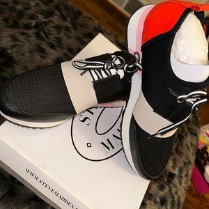 Women’s Steve Madden